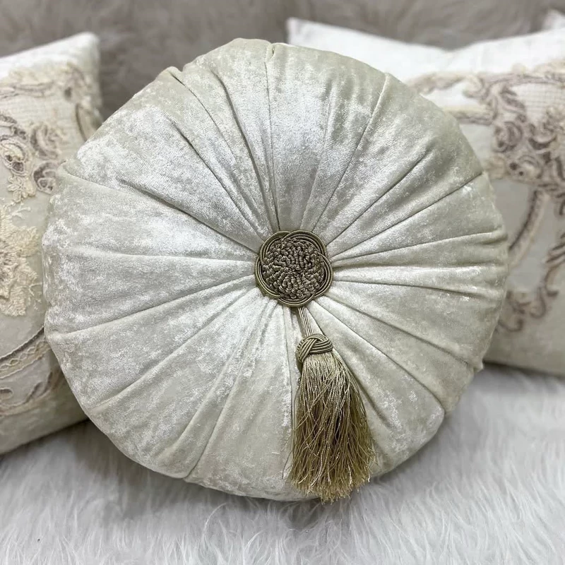 کوسن گرد پرشده