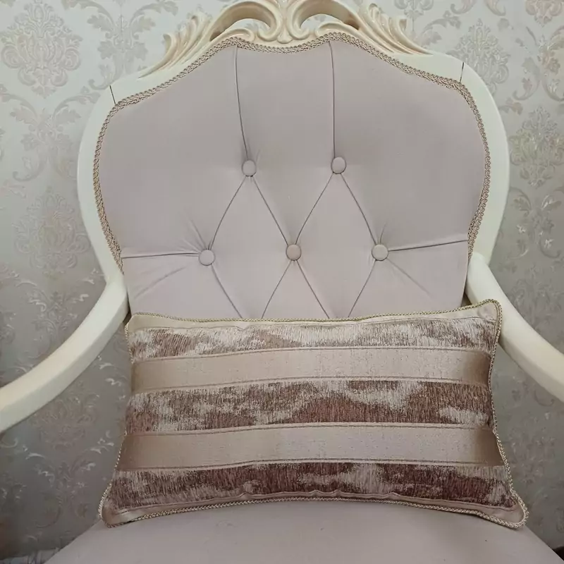 کاور کوسن مخملی خاتون مستطیلی مغزدوزی طرح راه راه