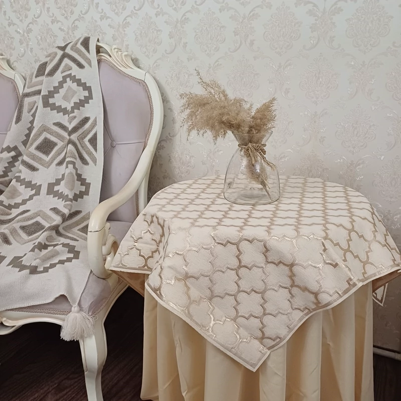 رومیزی مربع یک در یک(رومیزی خاطره )کوپلن طرح لانه زنبوری طلایی