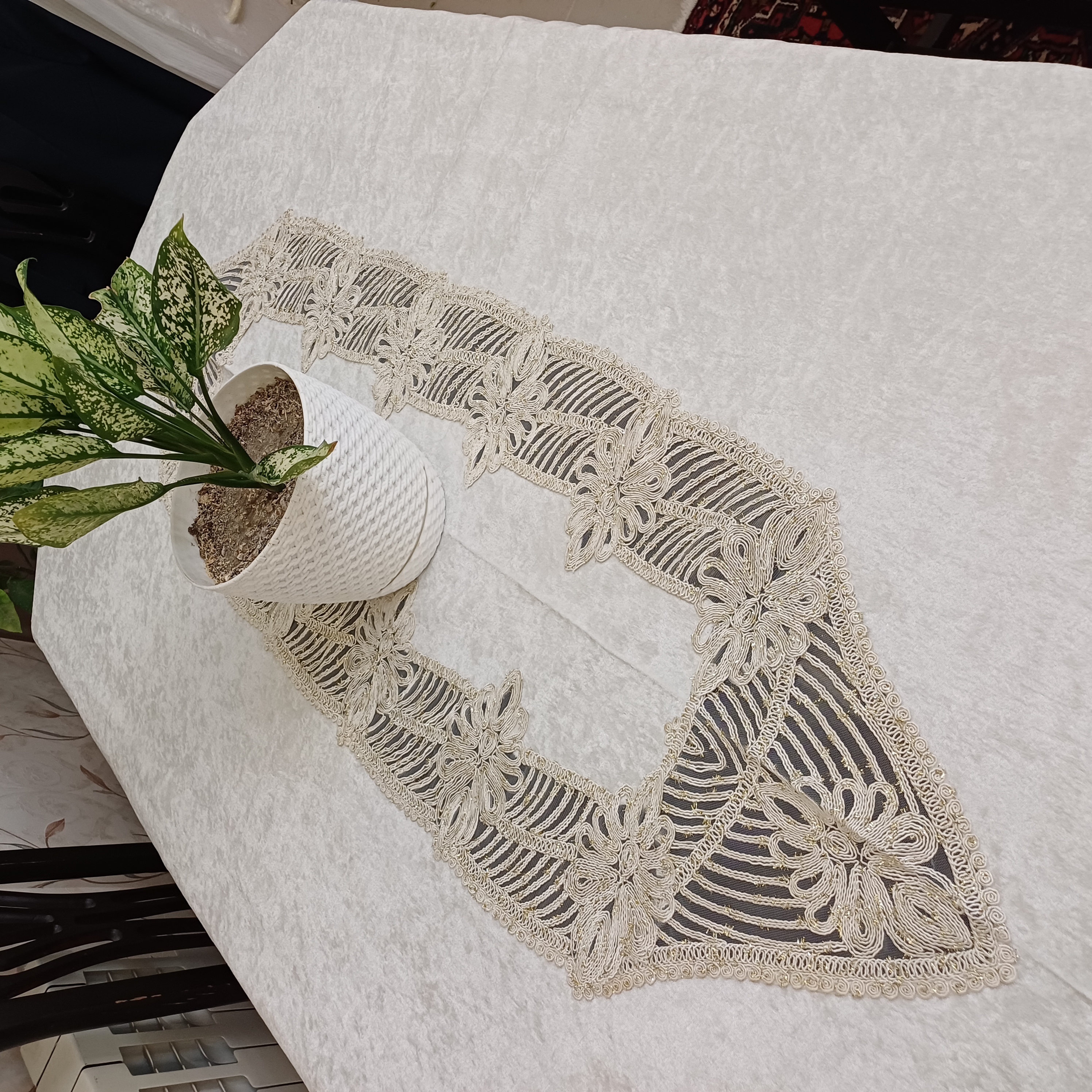 رومیزی نهارخوری ۶ یا ۸نفره ترک مخمل و دانتل