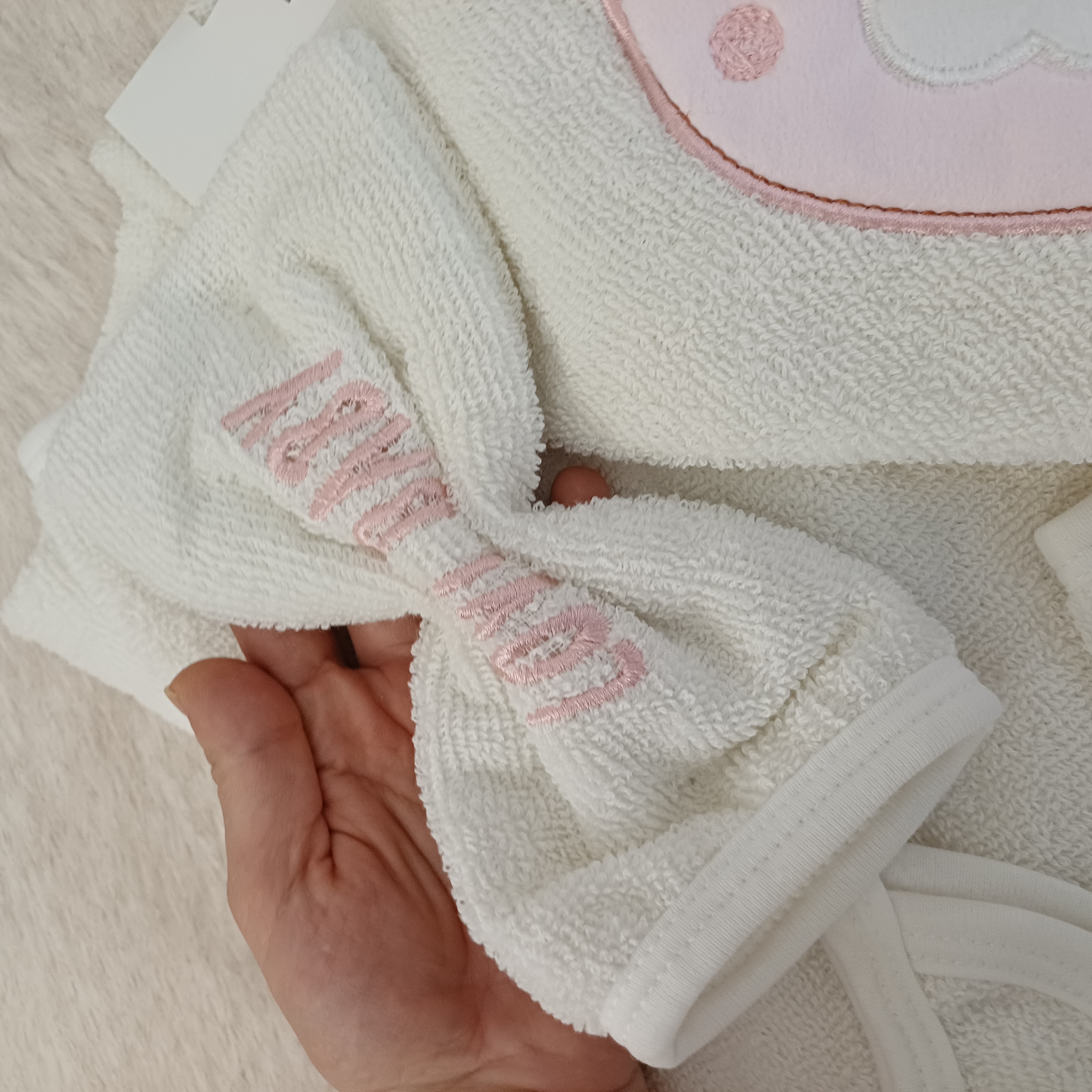 ست سیسمونی نوزادی دخترانه 6 تیکه طرح خرس پاپیون دار رنگ صورتی با بسته بندی فانتزی مارک lovi baby