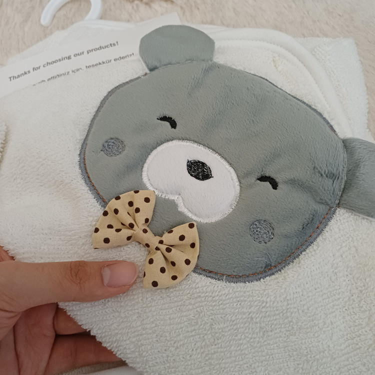 ست سیسمونی نوزادی پسرانه 6 تیکه طرح خرس پاپیون دار رنگ توسی با بسته بندی فانتزی مارک lovi baby