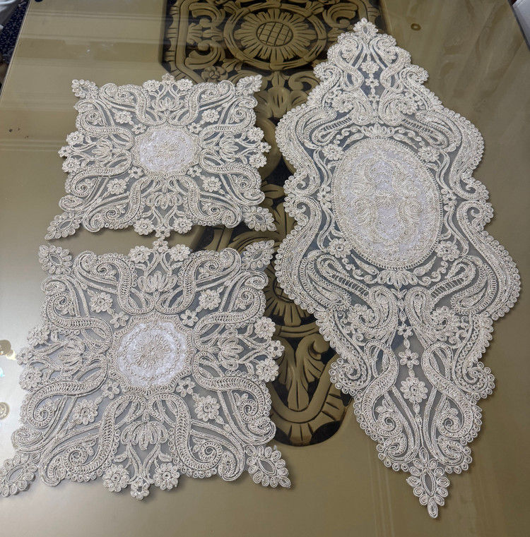 رومیزی سه تیکه زردوز مدل 《ویکتوریا》